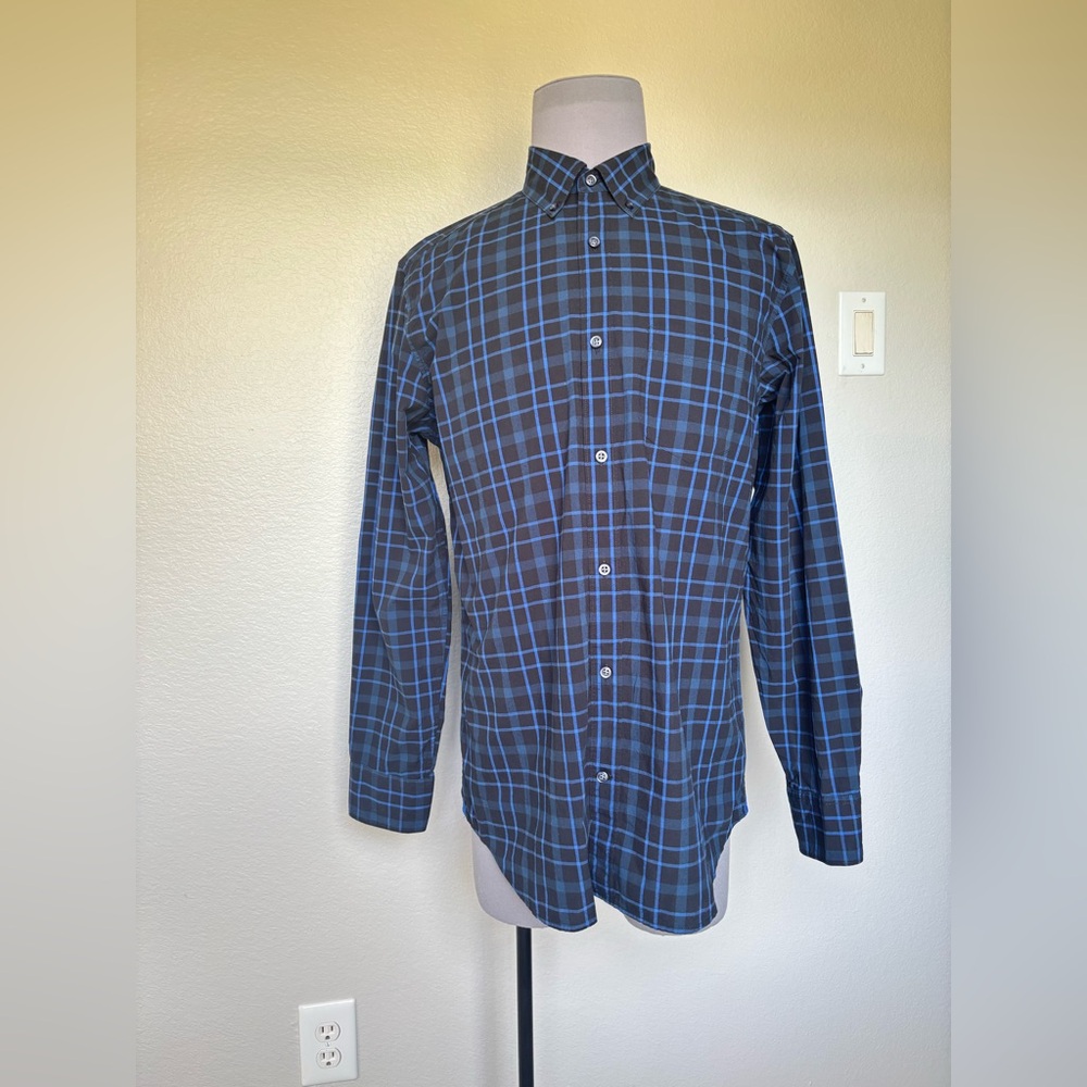 GAP Men's Navy & Black Plaid Button-Down Shirt